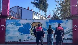 Isparta’da silahlı tehdit suçundan aranan hükümlü yakalandı