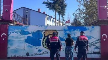 Isparta’da silahlı tehdit suçundan aranan hükümlü yakalandı