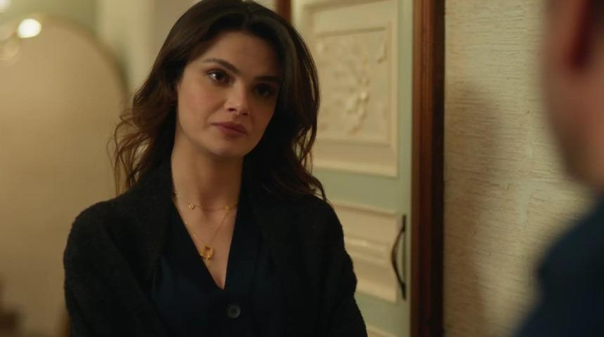 Uzak Şehir'in Alya'sı Sinem Ünsal'a 'En İyi Kadın Oyuncu' ödülü! Son pozlarına beğeni yağdı