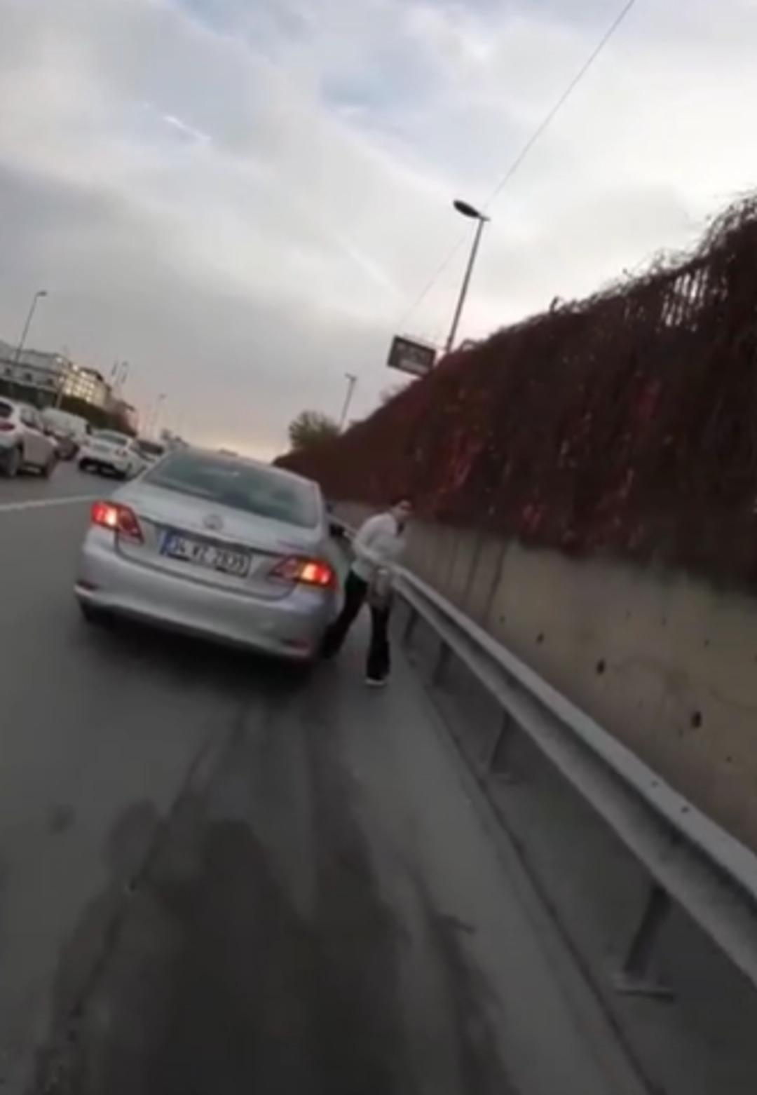 Yolda bir anda durduruldu! İstek karşısında şaşkına döndü: Arkasına alıp bakın nereye götürdü 2