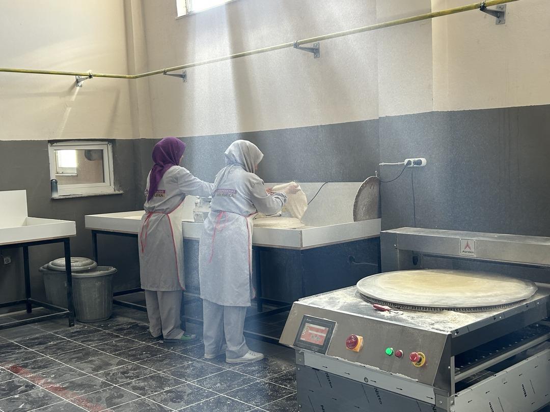 Küçük dükkanda başladı, şimdi tonlarca üretiyor! Büyüdükçe büyüdü 2