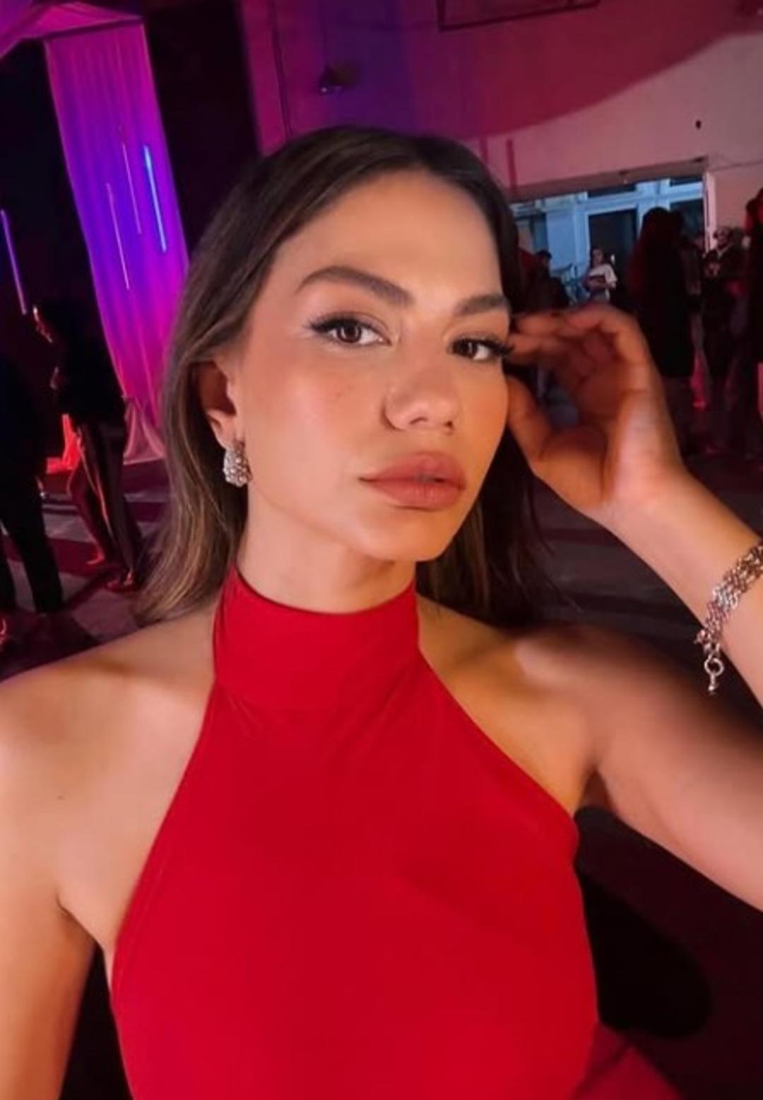 Eşref Rüya nın Nisan ı Demet Özdemir in Emirhan Topçu ile aşk yaşadığı iddia edildi! Yaş farkı dikkat çekti 1