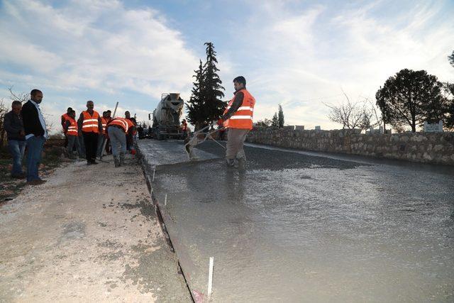 Beton yol uygulaması 13 ilçeye yayılıyor