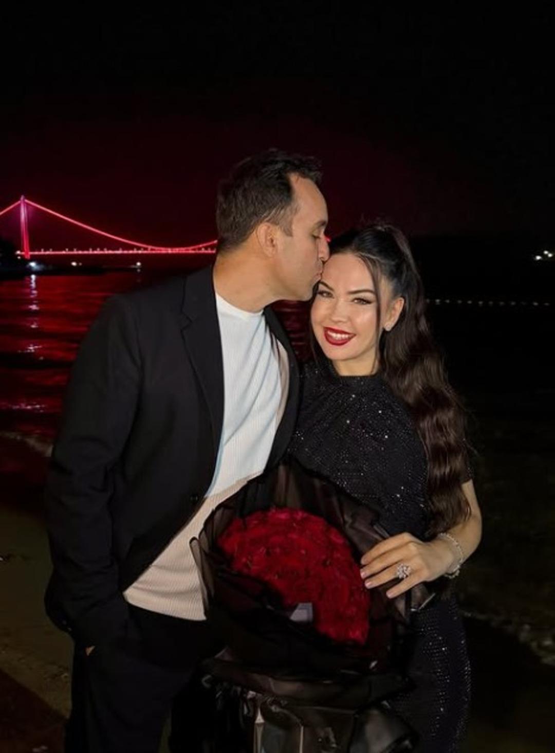 Sosyal medya fenomeni Özlem Altınok Öz ve Tayyar Öz ilk kez hakim karşısına çıktı!  Kara para dendi  diyerek aylık gelirini açıkladı  1