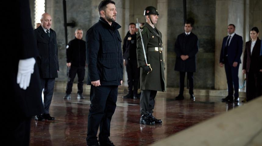 Ukrayna lideri Zelenskiy Ata'nın huzurunda