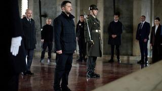 Ukrayna lideri Zelenskiy Ata'nın huzurunda