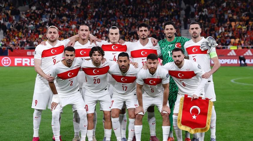 Milli Takımımızın savunma oyuncusu play-off turunca istedikleri takımı a&ccedil;ıkladı! "Onların gelmesini bekliyoruz"