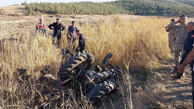 Gaziantep’te devrilen traktörün sürücüsü hayatını kaybetti 1