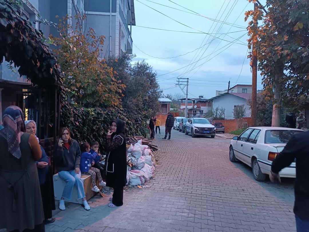 İzmir de korkunç olay! Engelli kızını pompalı tüfekle öldürüp, intihar etti 3