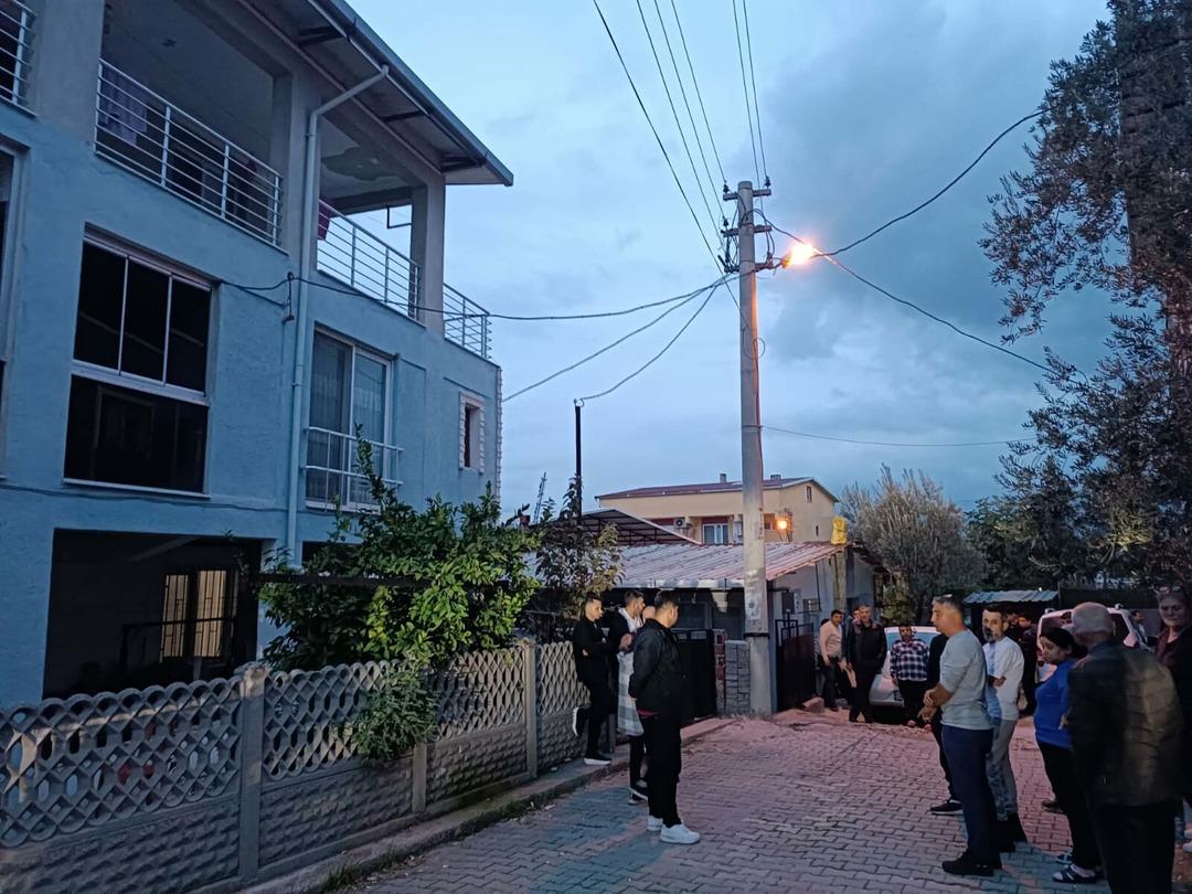 İzmir de korkunç olay! Engelli kızını pompalı tüfekle öldürüp, intihar etti 2