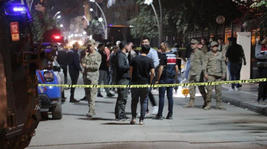 Cizre'de adliye &ouml;n&uuml;ndeki silahlı saldırı olayına ilişkin 4 şahıs tutuklandı