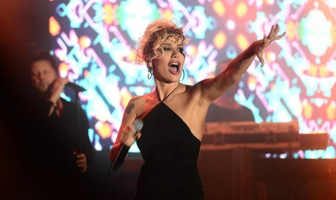 Bahis cezası alan Kırklarelisporlu Rüzgar Derici nin şarkıcı İrem Derici nin kardeşi olduğu ortaya çıktı! 1