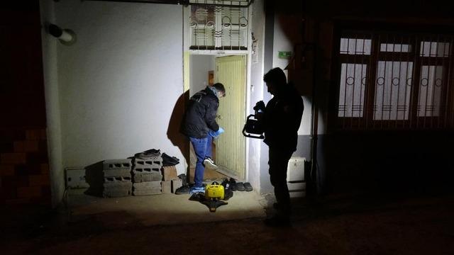 Sofra bezi silkelerken düşerek yaralanan ve kalbi duran kadın hayata döndürüldü