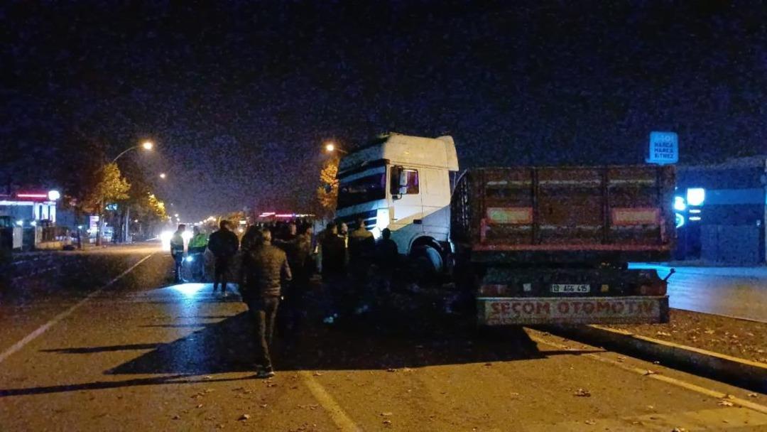 Çorum’da otomobil ile tır çarpıştı: 1 yaralı 1