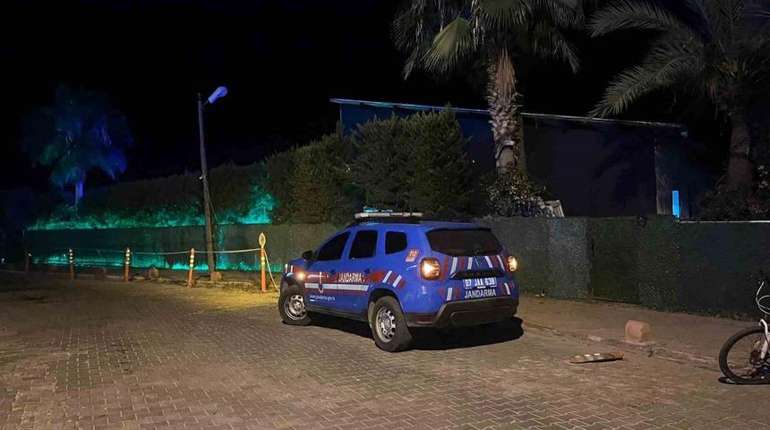 Alanya&rsquo;da apartmanda &ccedil;ıkan yangın ekiplerce s&ouml;nd&uuml;r&uuml;ld&uuml;