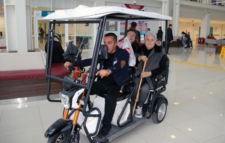 Yaşlı ve engelli hastalara golf araçlı hizmet G1