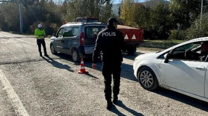 Bilecik&rsquo;te g&ouml;&ccedil;men ka&ccedil;ak&ccedil;ılığına y&ouml;nelik denetim