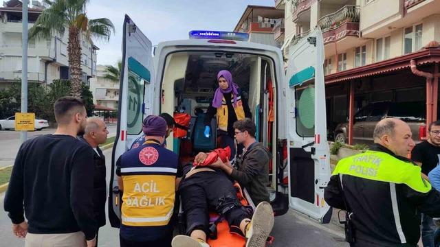 640xauto Kamyonetle çarpışan motorlu bisikletin sürücüsü yaralandı