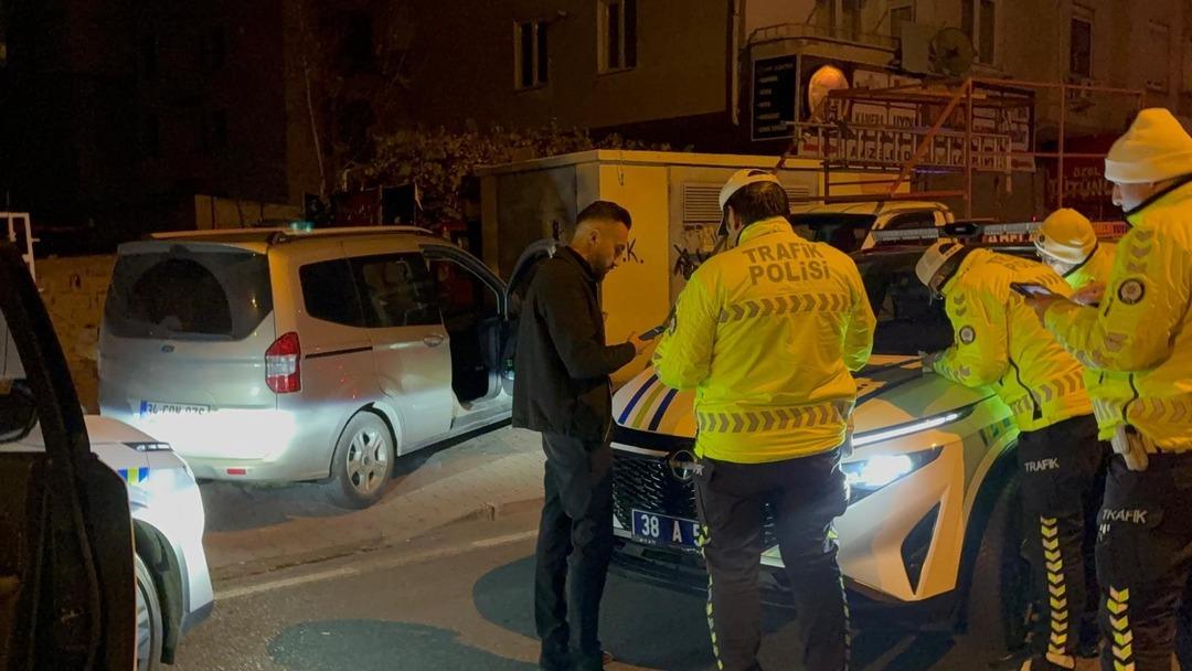 Kayseri de hareketli dakikalar! Trafik polisi bile şaşırdı: "Mertcan bu ne Mertcan" 2