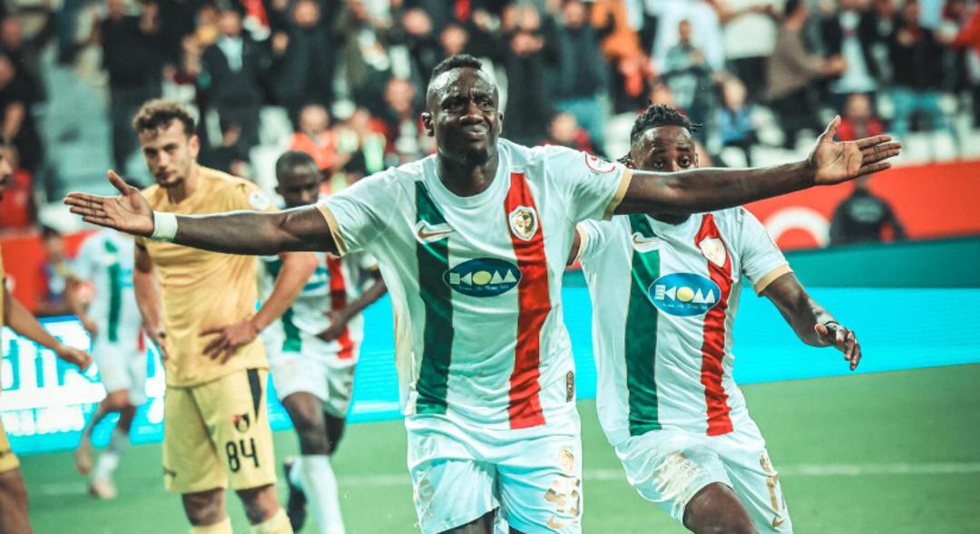 Mbaye Diagne, Amed formasıyla şov yapıyor! 1