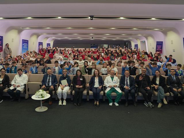 Medipol’de Dünya çocuk Günü’ne özel “diş festivali” coşkusu