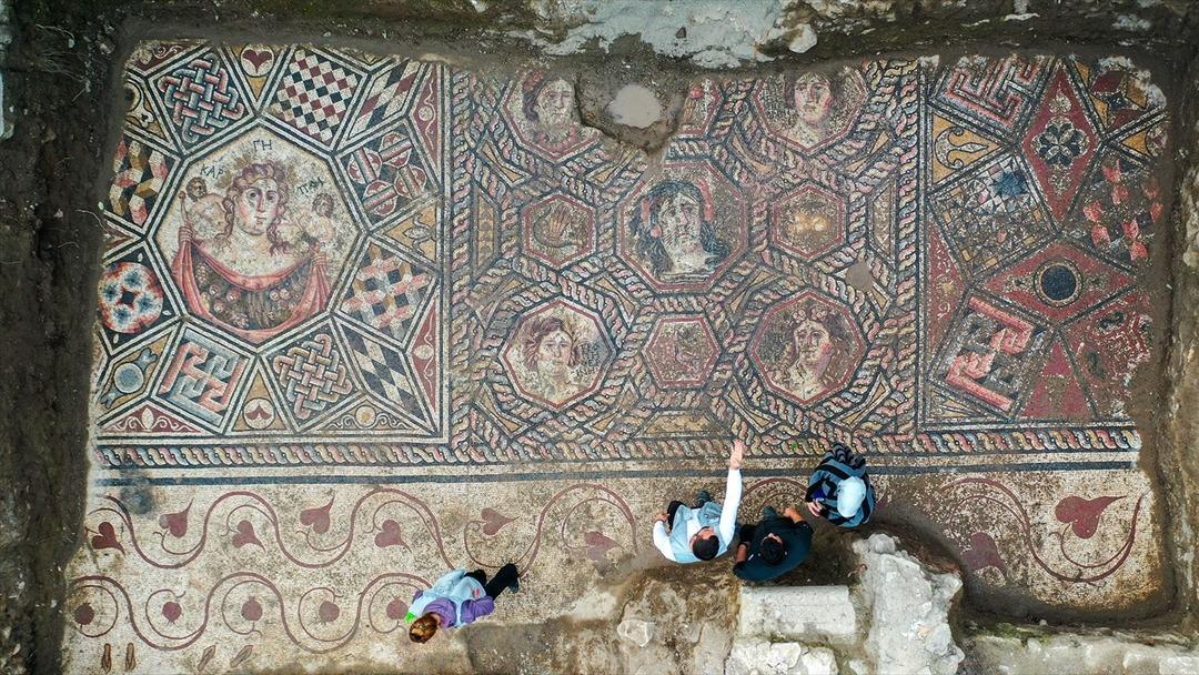 İnsan y&uuml;z&uuml; var, hamam bile olabilir! T&uuml;rkiye yi heyecanlandıran keşif 3