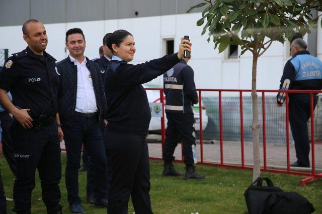 Erdemli Belediyesi zabıtalarına uygulamalı biber gazı eğitimi