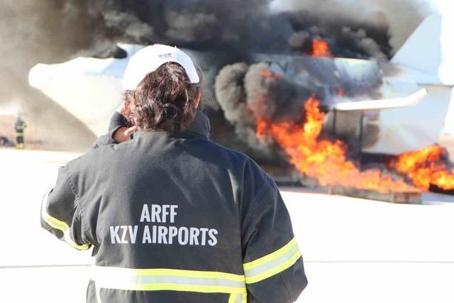 Çukurova Havalimanı’nda uçak kazası tatbikatı gerçeğini aratmadı 4