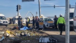 Son dakika | En az 2 kişi öldü, yaralılar da var! Diyarbakır’daki kazada üç araç çarpıştı