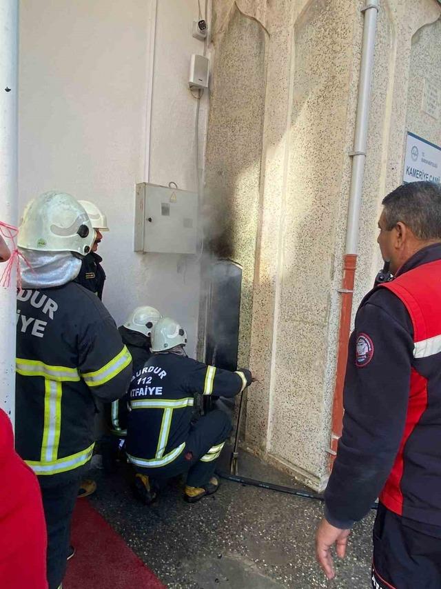 640xauto Burdur’da cami minaresinde yangın korkuttu