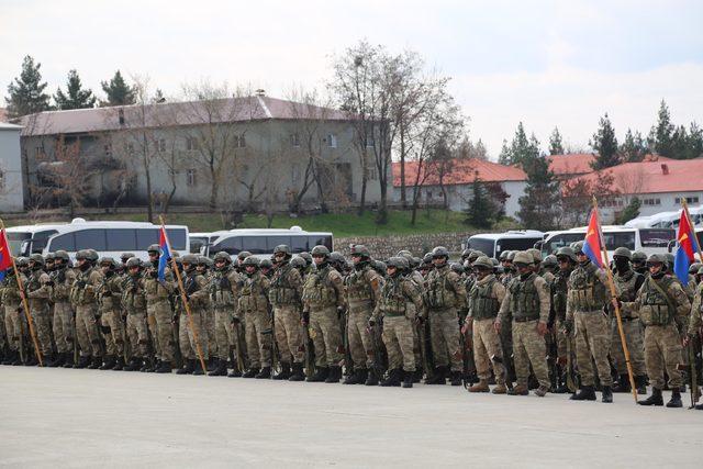 Komandalar, kurban kesilerek Şırnak'tan Afrin'e uğurlandı