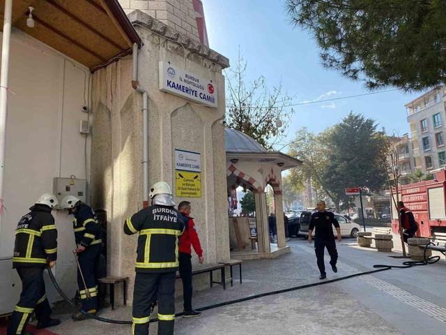640xauto Burdur’da cami minaresinde yangın korkuttu