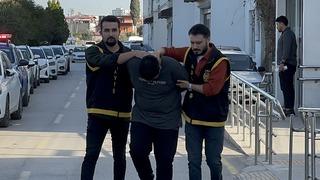 Adana'da komşular arasında bıçaklı kavga: Baba öldü, 2 oğlu yaralandı