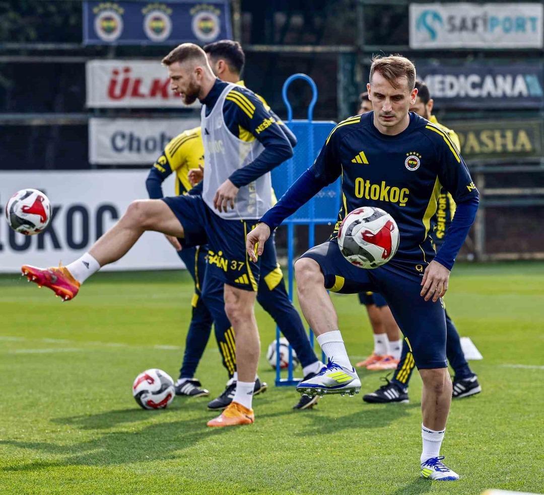 Fenerbah&ccedil;e, &Ccedil;aykur Rizespor ma&ccedil;ı hazırlıklarını s&uuml;rd&uuml;rd&uuml; 1