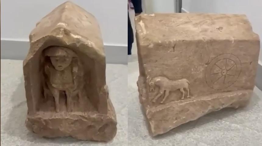 Değeri 5 milyon TL! Roma d&ouml;nemine ait mezar steli ele ge&ccedil;irildi