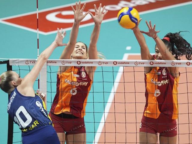 Voleybol derbisi nefesleri kesti!