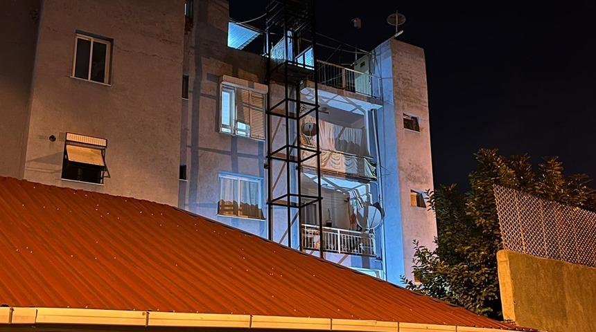 Kardeşi için yaptırdığı engelli asansöründen düşerek öldü