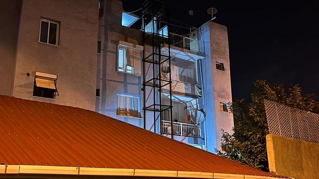 Kardeşi için yaptırdığı engelli asansöründen düşerek öldü