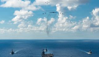 ABD ordusu Orta Doğu'daki &uuml;slerine savaş u&ccedil;ağı yığdı: İran'a 'tam teşekk&uuml;ll&uuml;' saldırı iddiası