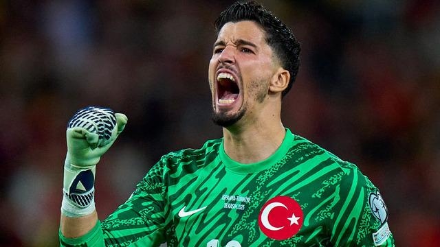 Altay Bayındır, Süper Lig devine transfer oluyor!