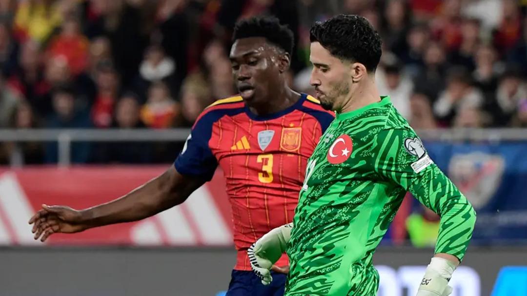 Altay Bayındır, S&uuml;per Lig devine transfer oluyor! 1