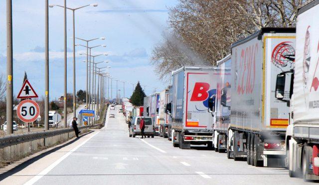 Kapıkule'de 19 kilometre TIR kuyruğu