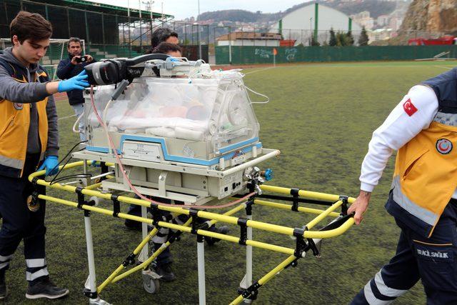 2 günlük bebek, hava ambulansı ile sevk edildi