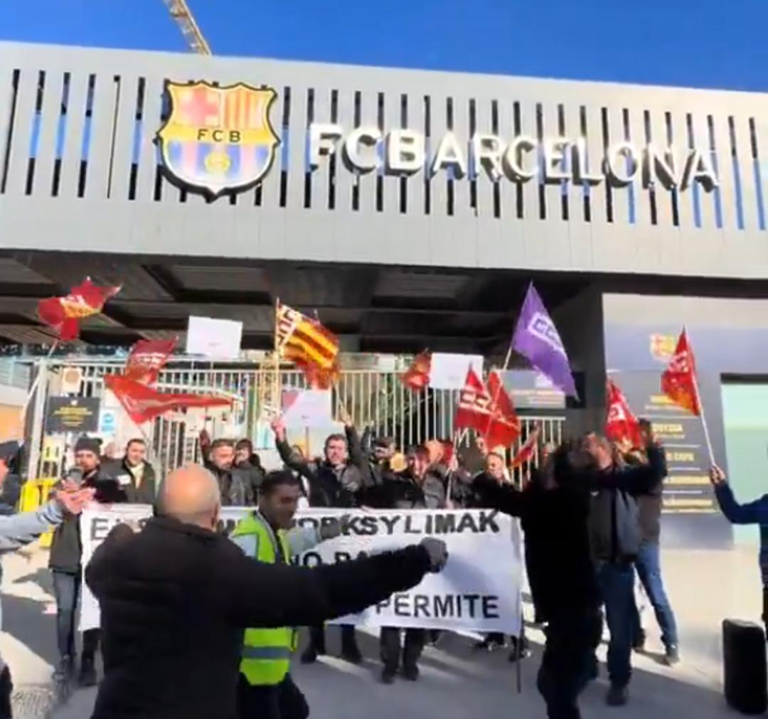 Türk işçilerden Barcelona ya protesto: "Paramızı verin!" 2