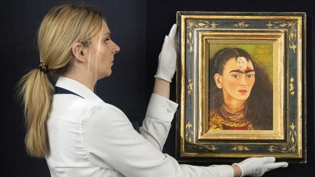 Rekor kırdı: Frida Kahlo nun bu eseri 54.66 milyon dolar!  2