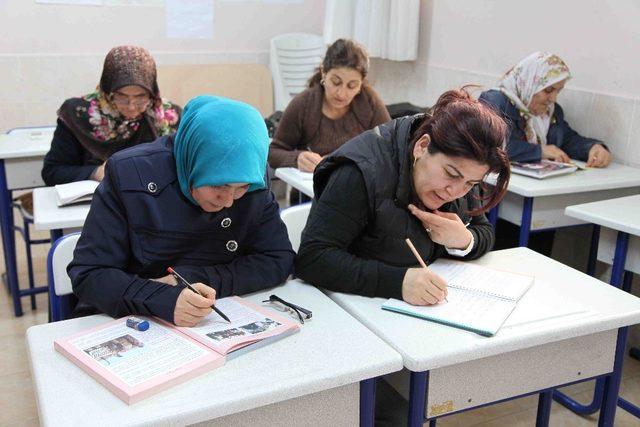 Okuma, yazma öğrendiler hayatları değişti