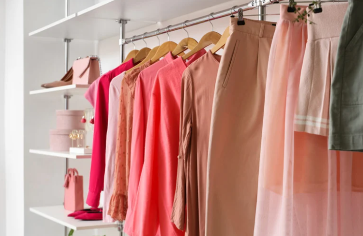 Dolabında en &ccedil;ok hangi tarz &uuml;stler var? 