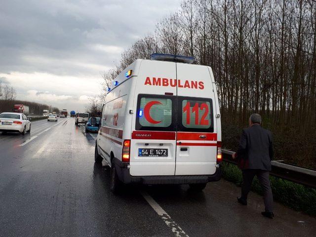 Bariyerlere çarpan pikap takla attı: 1’i ağır 2 yaralı