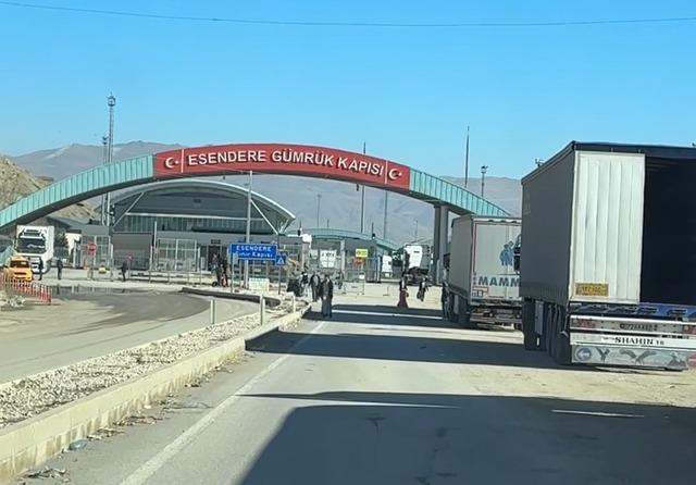 Esendere’de tır kuyruğu 2 kilometreyi buldu 2