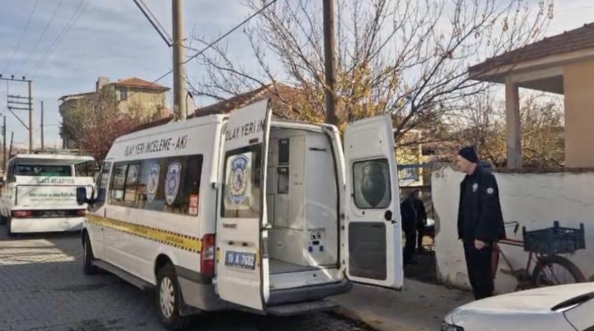 Haber alınamayan yaşlı adam evinde ölü bulundu